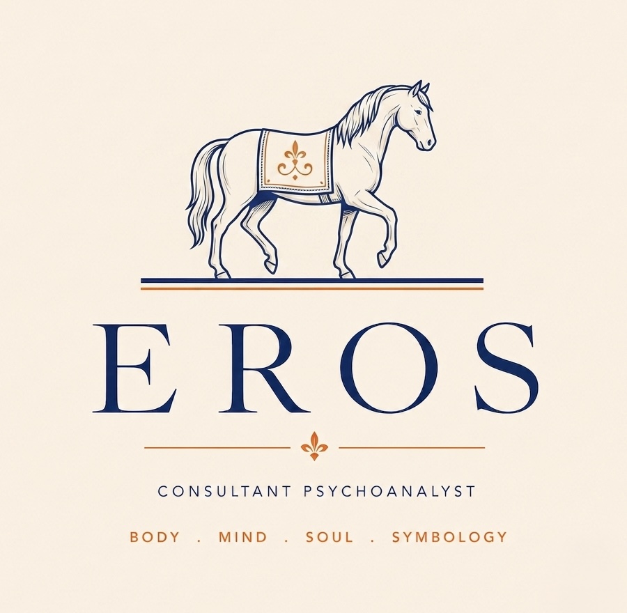 Logotipo Omega Eros: cavalo desenhado em traço azul-marinho